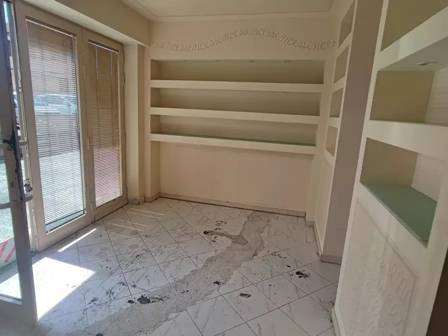 Immagine 2 di Locale commerciale in affitto  a Palaia