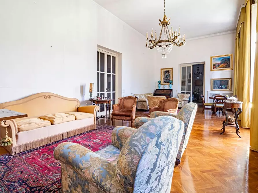 Immagine 19 di Villa in vendita  a Pisa