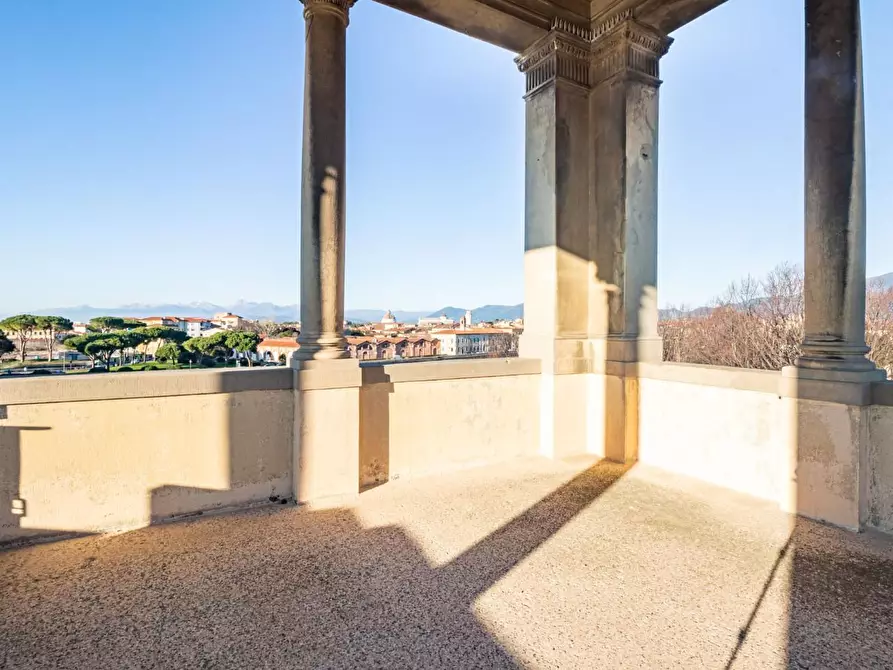 Immagine 33 di Villa in vendita  a Pisa