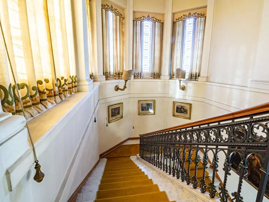 Immagine 23 di Villa in vendita  a Pisa