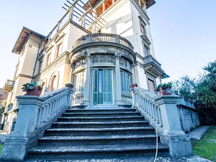 Immagine 9 di Villa in vendita  a Pisa