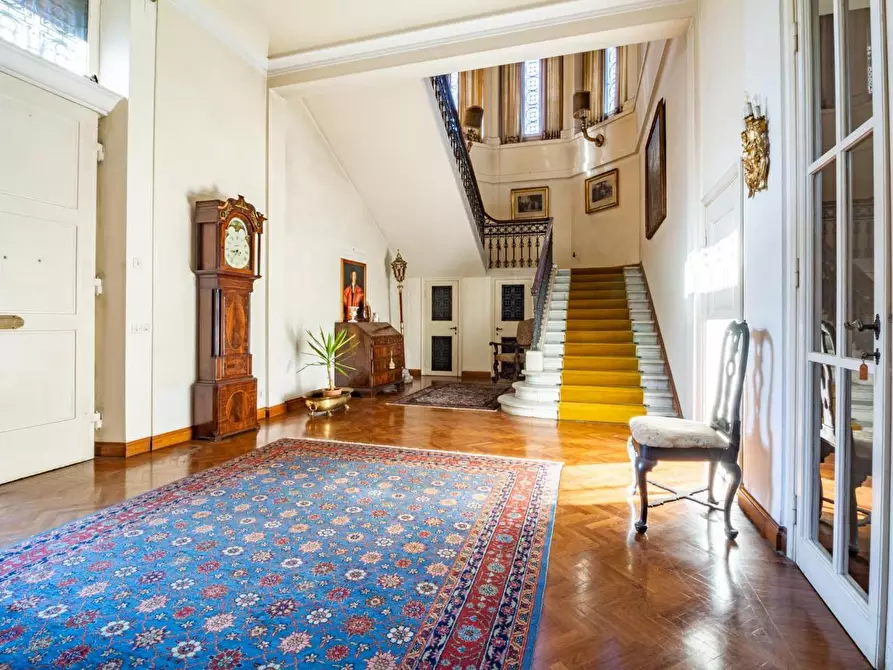 Immagine 15 di Villa in vendita  a Pisa