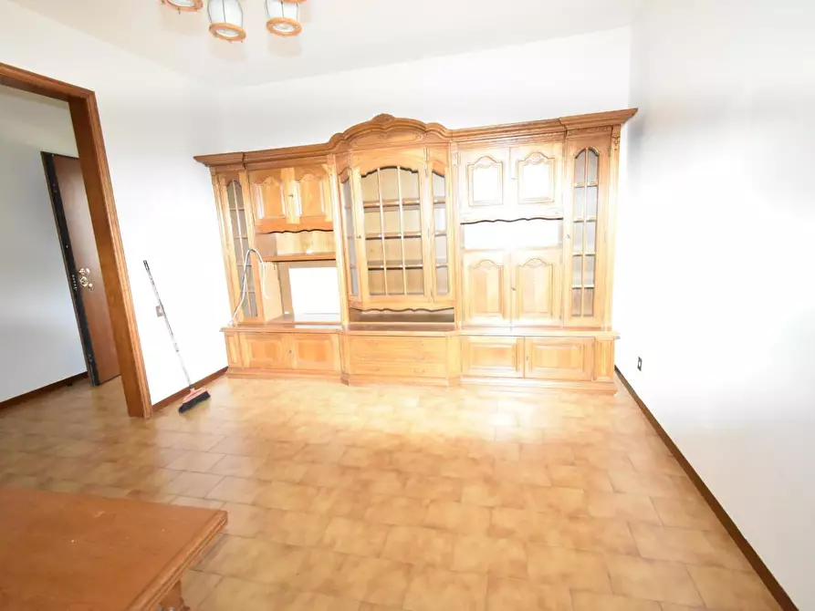 Immagine 2 di Appartamento in vendita  a Vecchiano