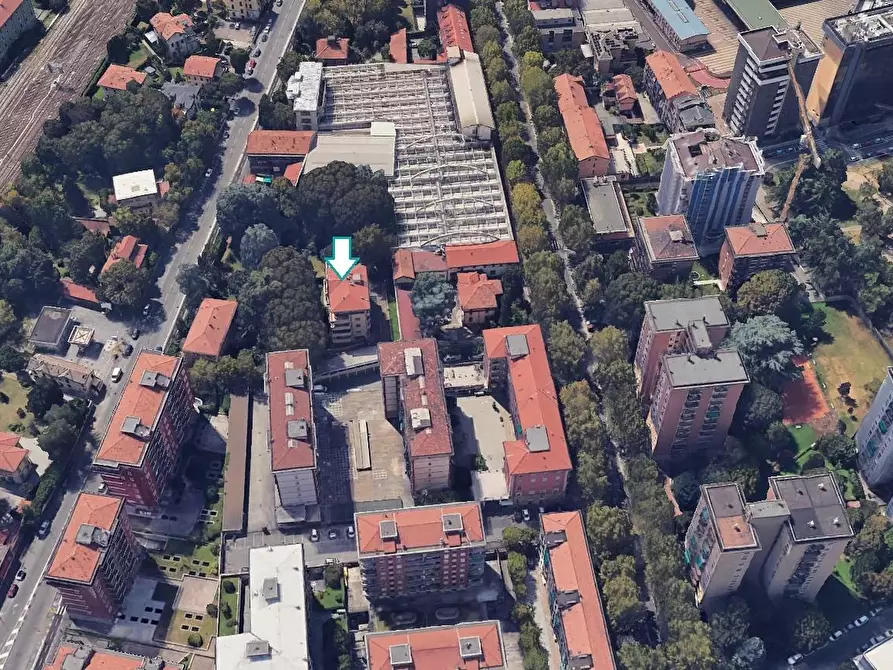 Immagine 2 di Magazzino in vendita  a Sesto San Giovanni