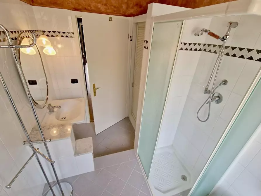 Immagine 22 di Villa in vendita  a San Giuliano Terme