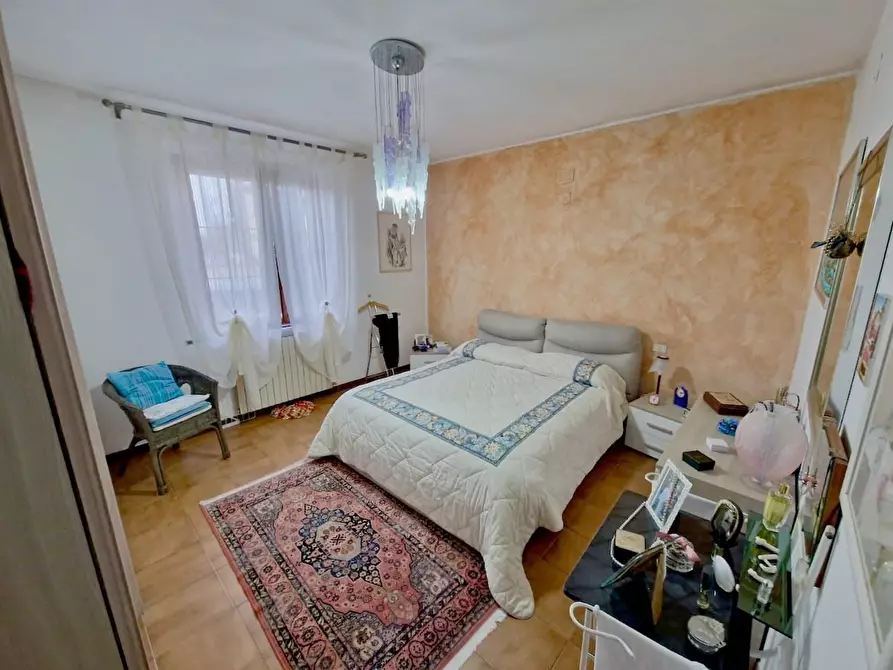 Immagine 18 di Villa in vendita  a San Giuliano Terme