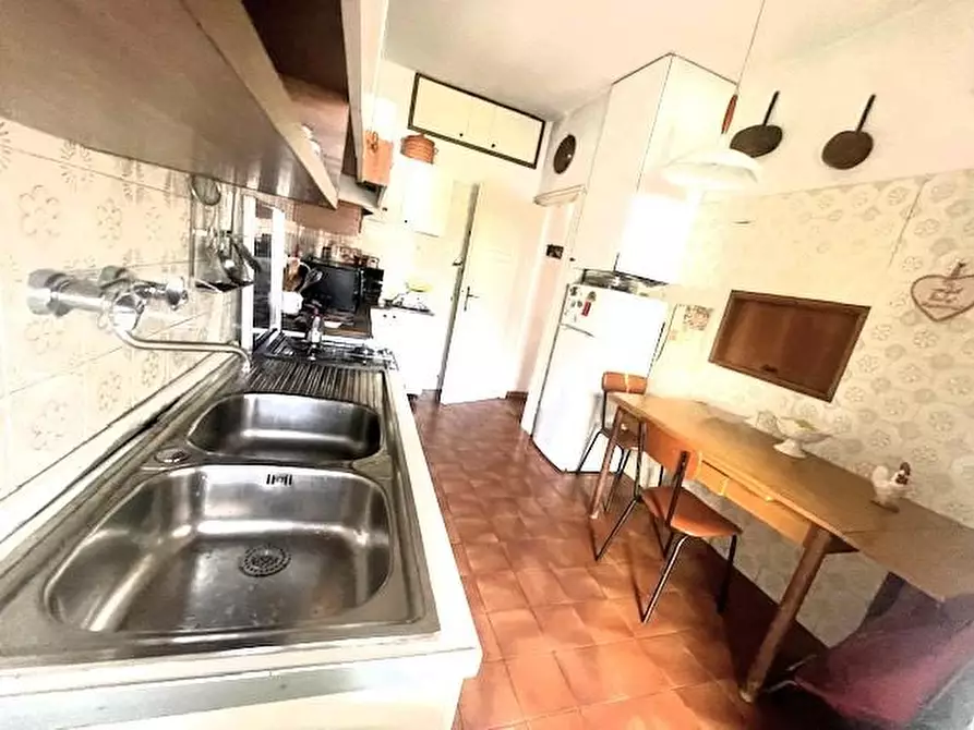 Immagine 35 di Appartamento in vendita  a Massa