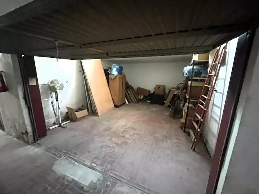 Immagine 48 di Appartamento in vendita  a Massa