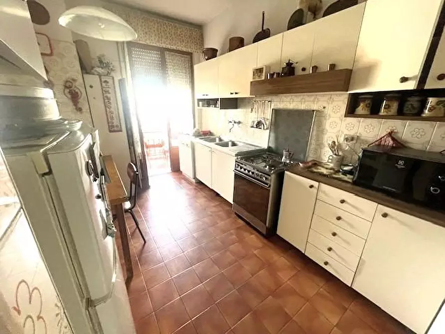 Immagine 36 di Appartamento in vendita  a Massa