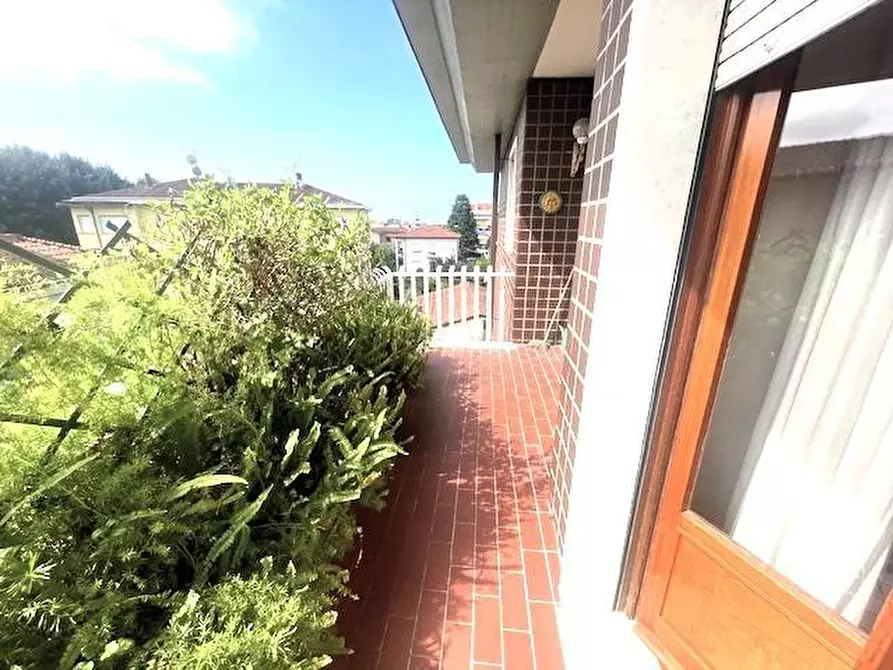 Immagine 38 di Appartamento in vendita  a Massa