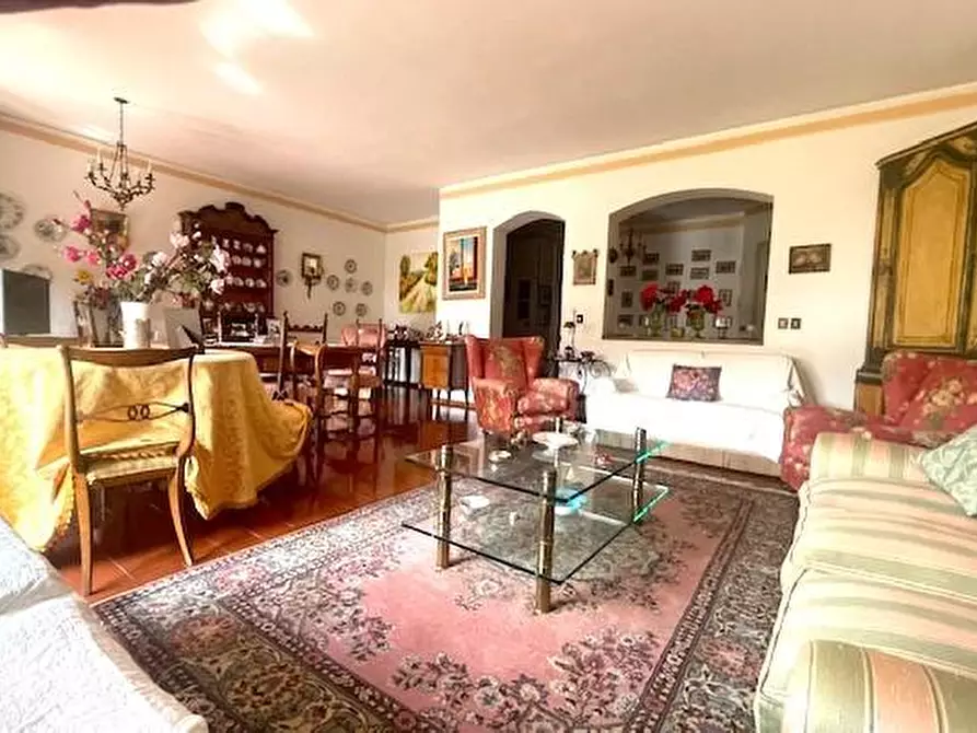 Immagine 4 di Appartamento in vendita  a Massa