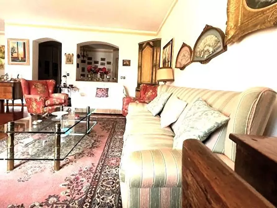 Immagine 47 di Appartamento in vendita  a Massa