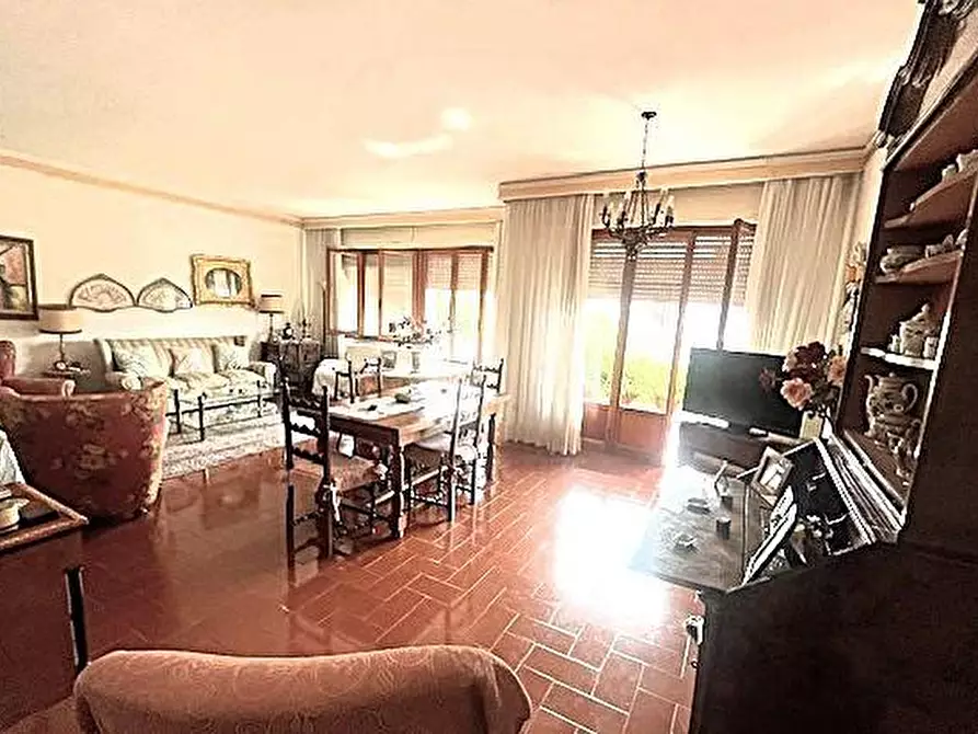 Immagine 31 di Appartamento in vendita  a Massa