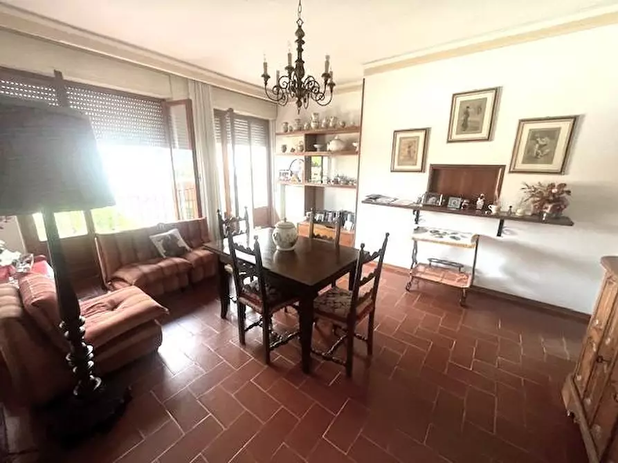Immagine 26 di Appartamento in vendita  a Massa