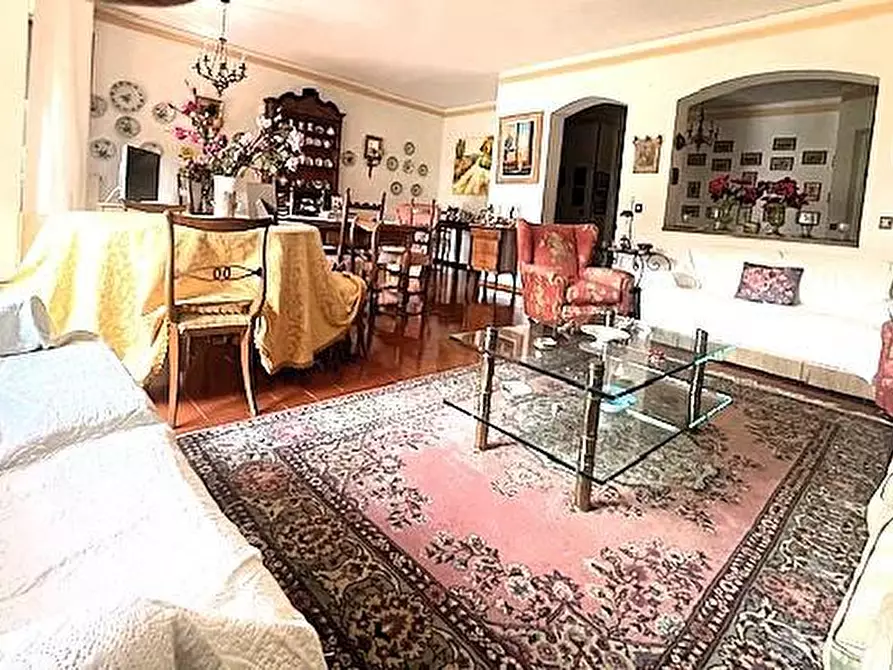 Immagine 3 di Appartamento in vendita  a Massa