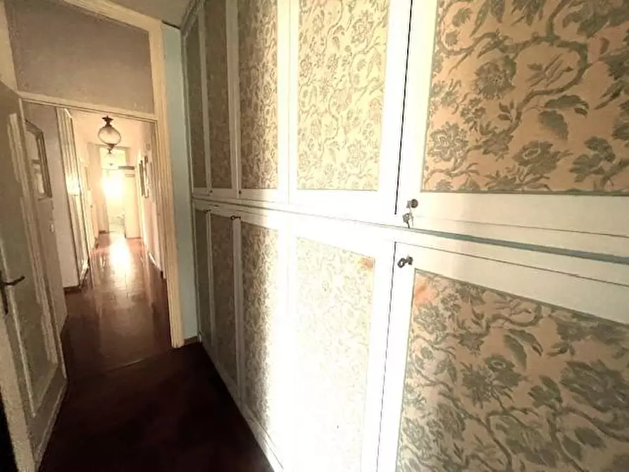 Immagine 8 di Appartamento in vendita  a Massa