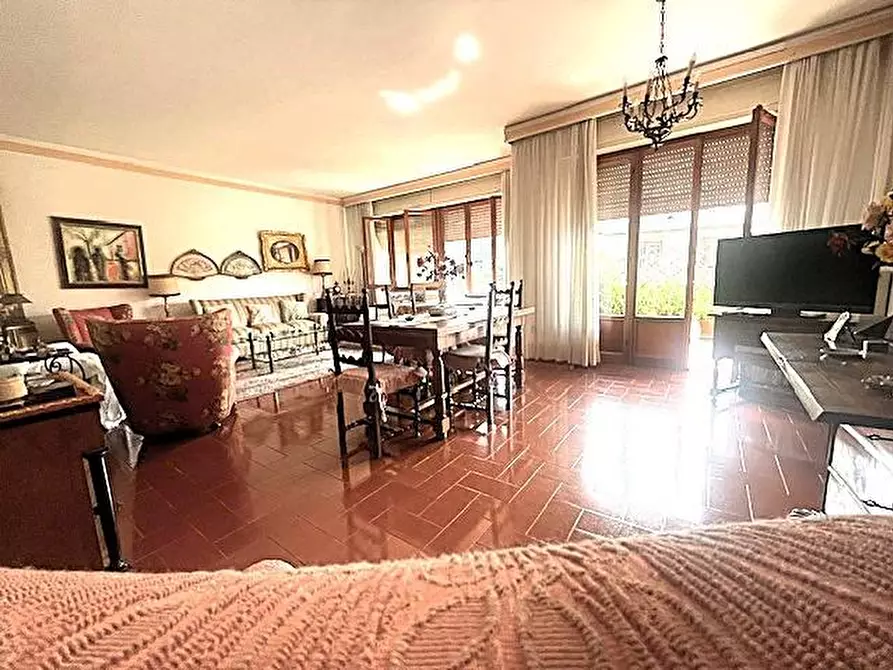 Immagine 34 di Appartamento in vendita  a Massa