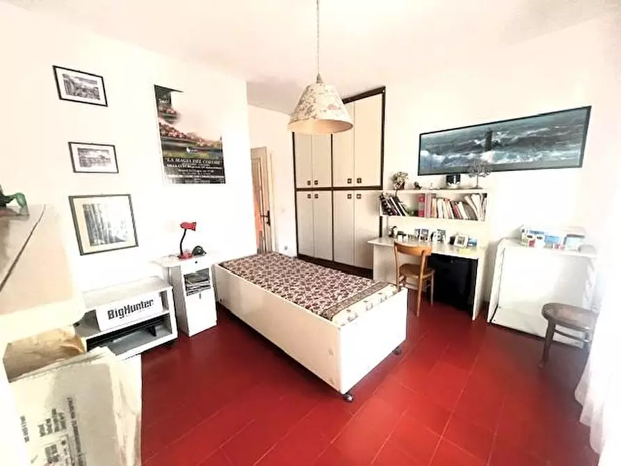 Immagine 17 di Appartamento in vendita  a Massa