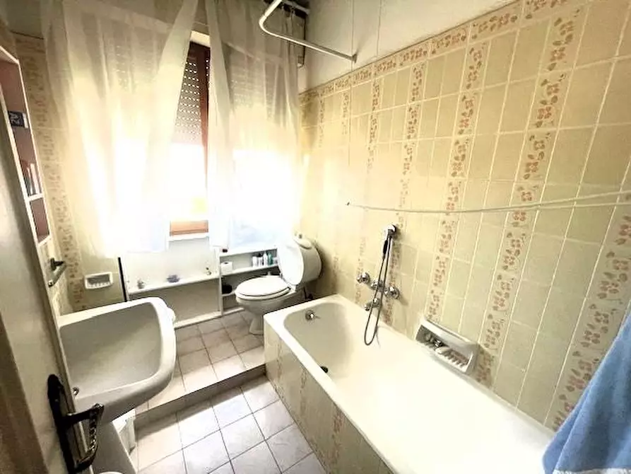 Immagine 19 di Appartamento in vendita  a Massa