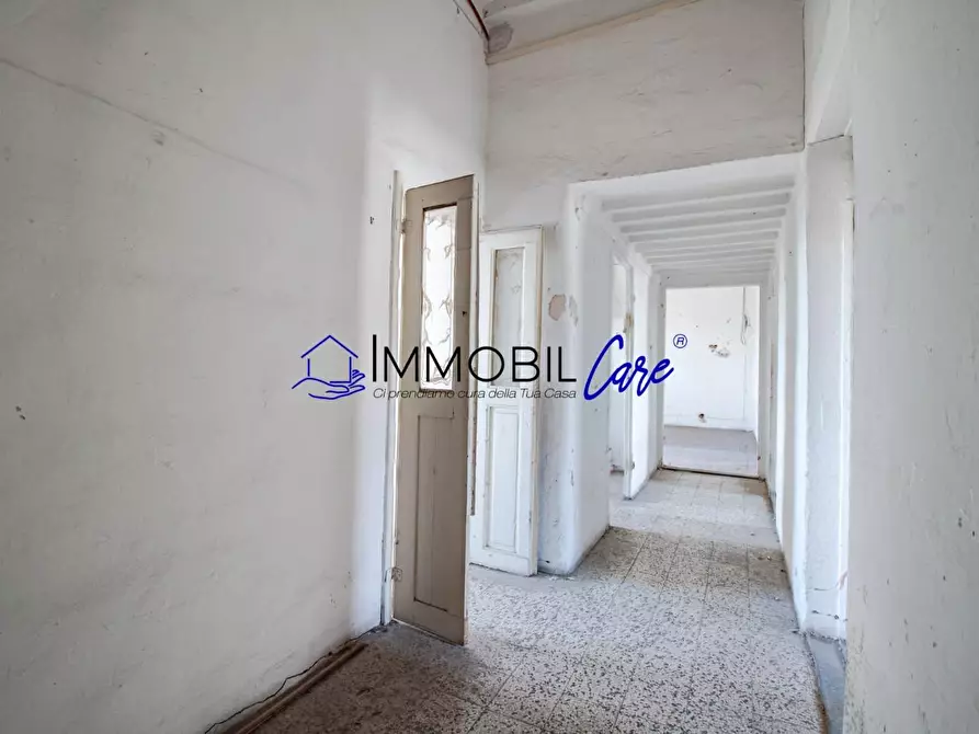 Immagine 5 di Appartamento in vendita  a Livorno