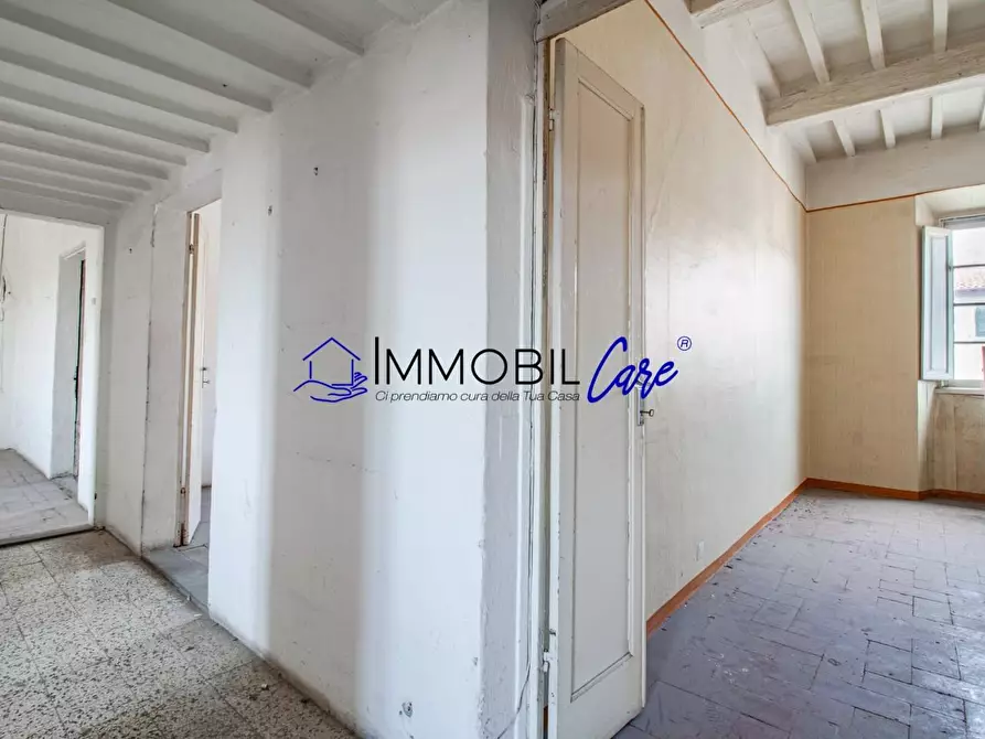 Immagine 11 di Appartamento in vendita  a Livorno