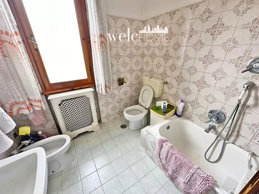 Immagine 16 di Appartamento in vendita  a Campi Bisenzio