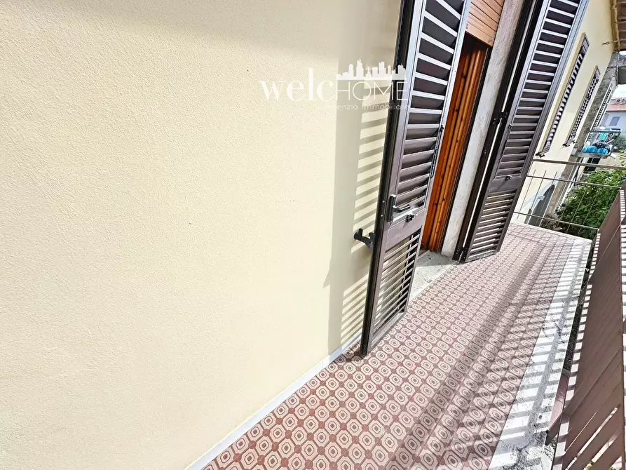 Immagine 33 di Appartamento in vendita  a Campi Bisenzio