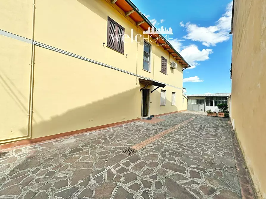 Immagine 22 di Appartamento in vendita  a Campi Bisenzio