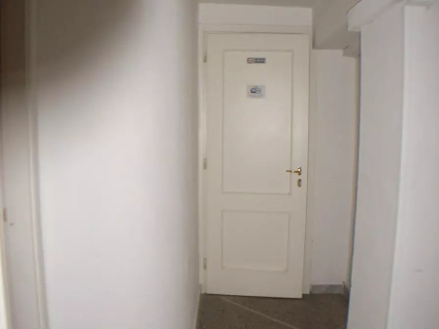 Immagine 3 di Ufficio in vendita  a Pisa