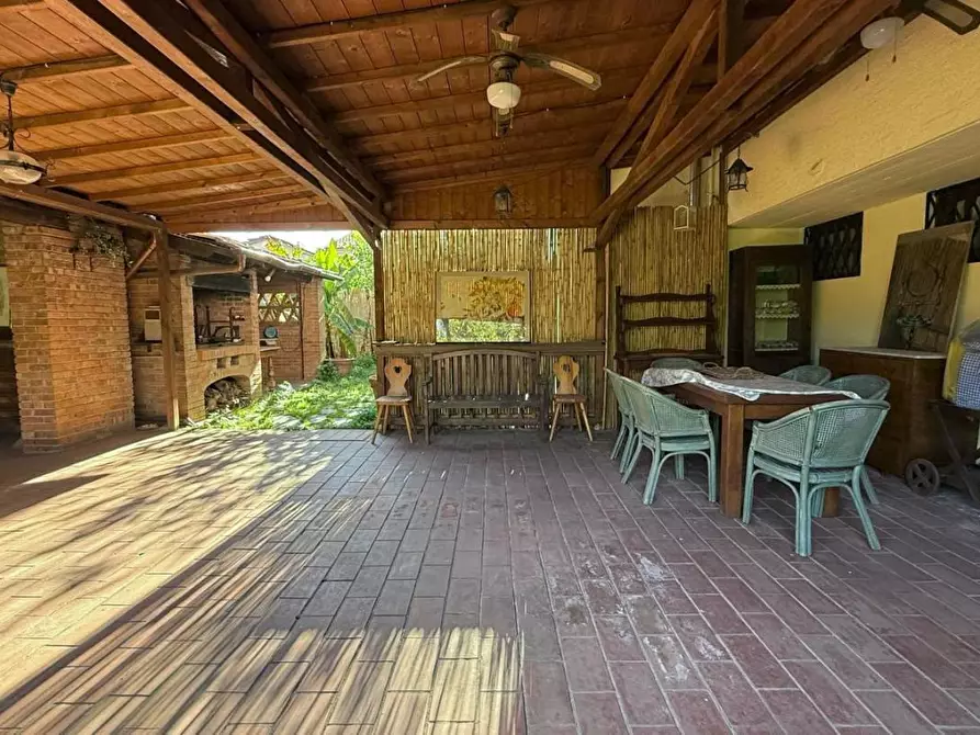 Immagine 5 di Villa in vendita  a Pietrasanta