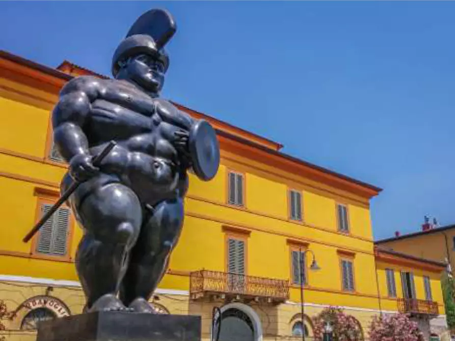 Immagine 10 di Villa in vendita  a Pietrasanta