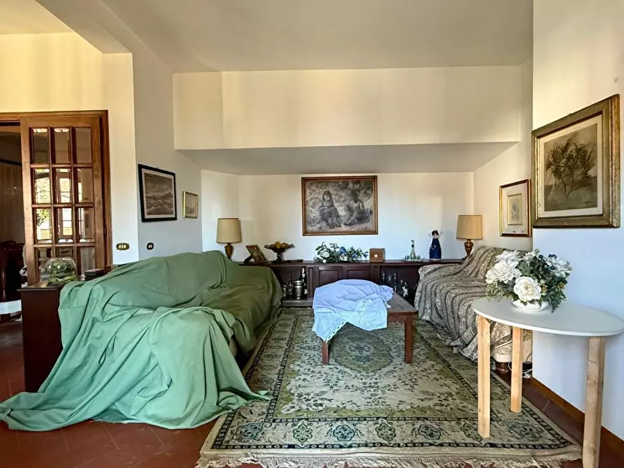 Immagine 23 di Villa in vendita  a Pietrasanta