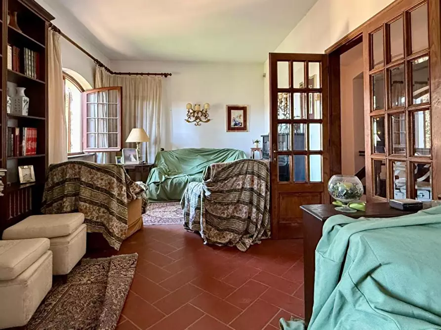 Immagine 21 di Villa in vendita  a Pietrasanta