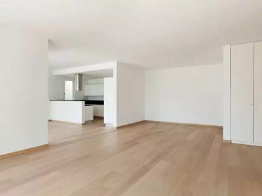 Immagine 12 di Villa in vendita  a Pietrasanta