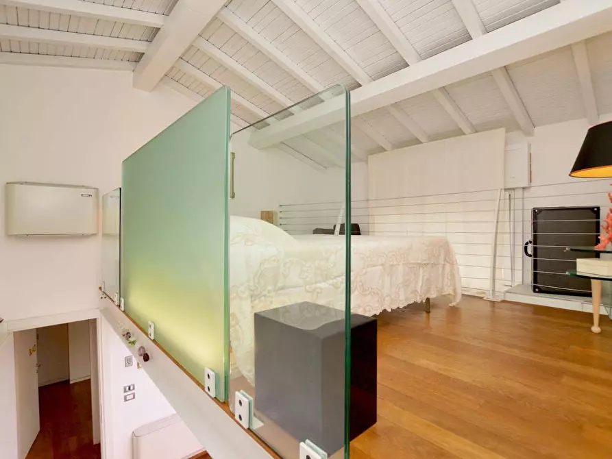 Immagine 13 di Mansarda in vendita  a Viareggio