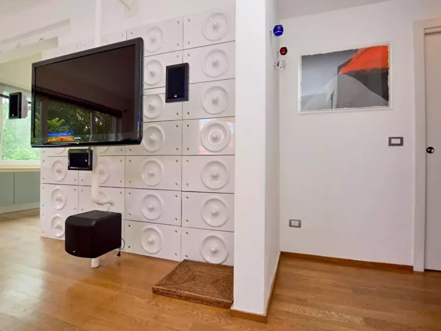 Immagine 4 di Mansarda in vendita  a Viareggio