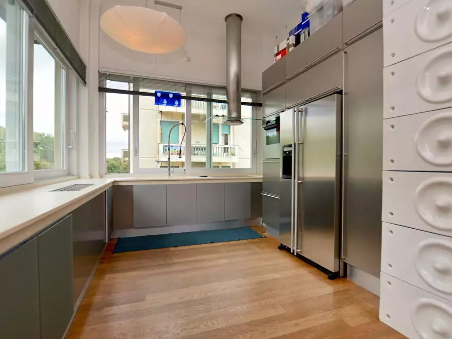 Immagine 9 di Mansarda in vendita  a Viareggio