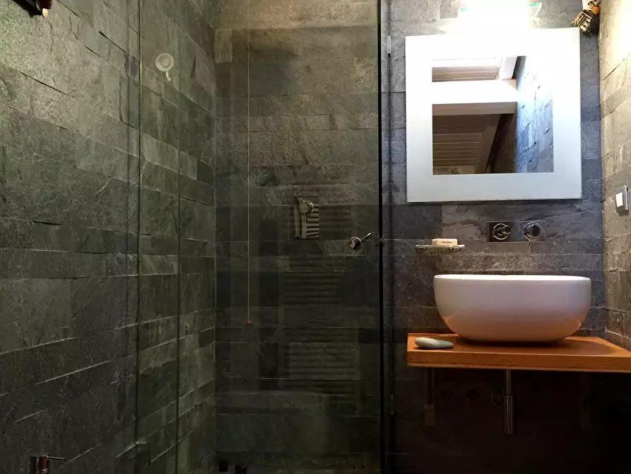 Immagine 18 di Mansarda in vendita  a Viareggio