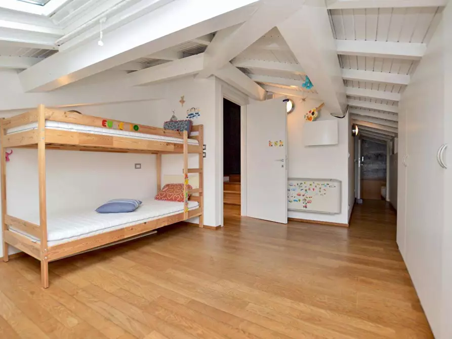 Immagine 17 di Mansarda in vendita  a Viareggio