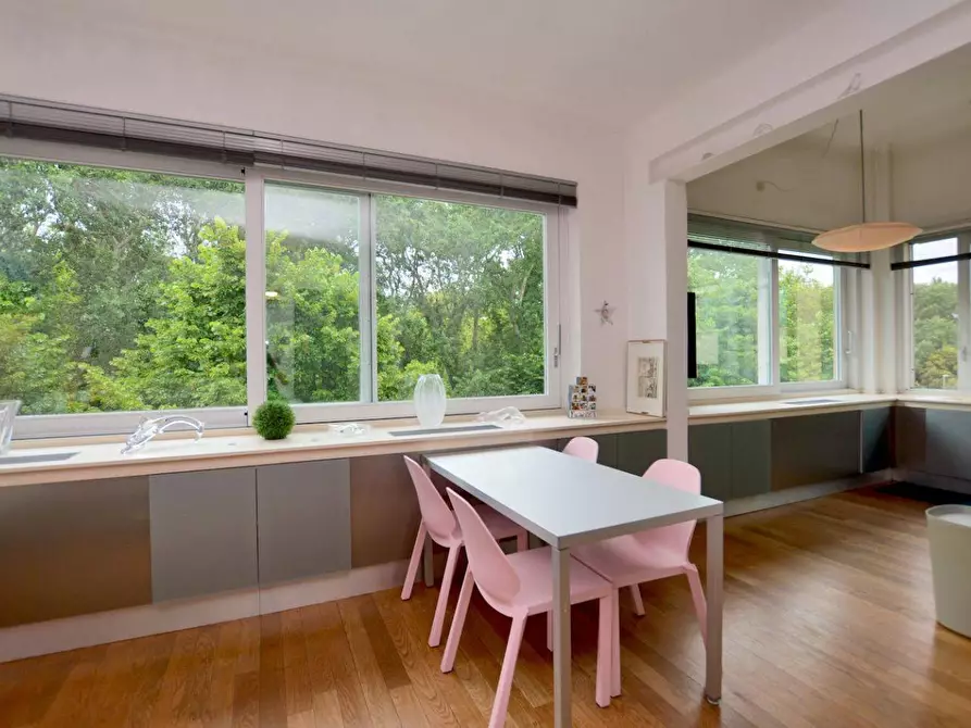 Immagine 7 di Mansarda in vendita  a Viareggio