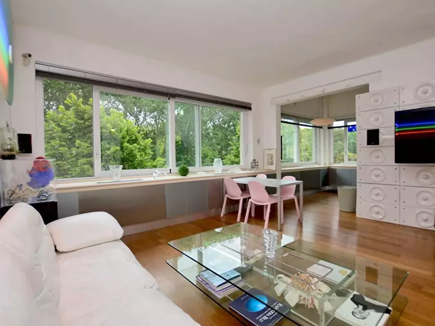 Immagine 1 di Mansarda in vendita  a Viareggio