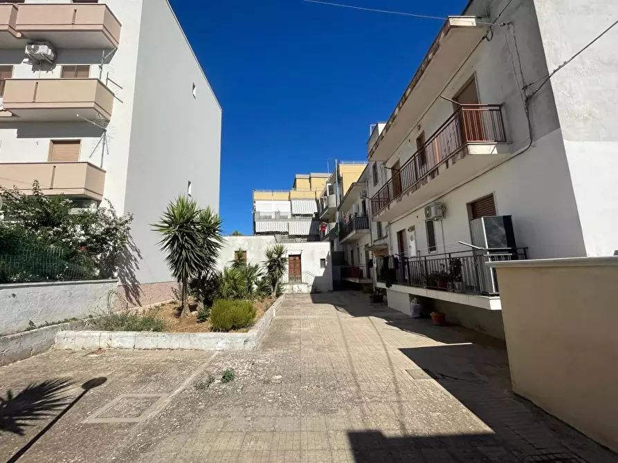 Immagine 17 di Appartamento in vendita  a Crispiano