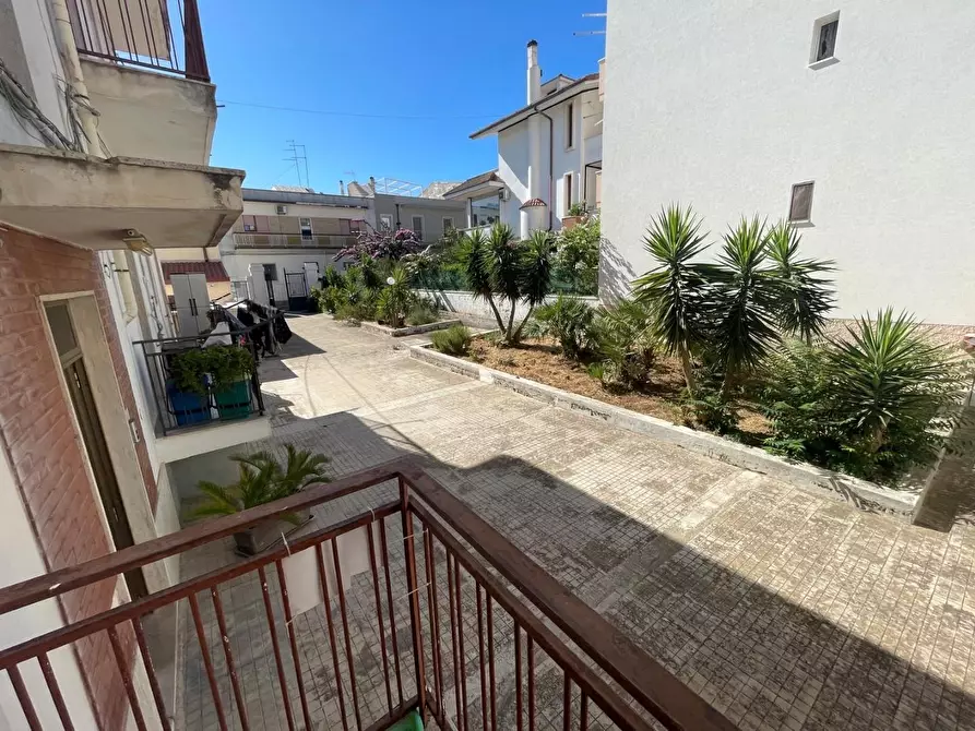 Immagine 21 di Appartamento in vendita  a Crispiano