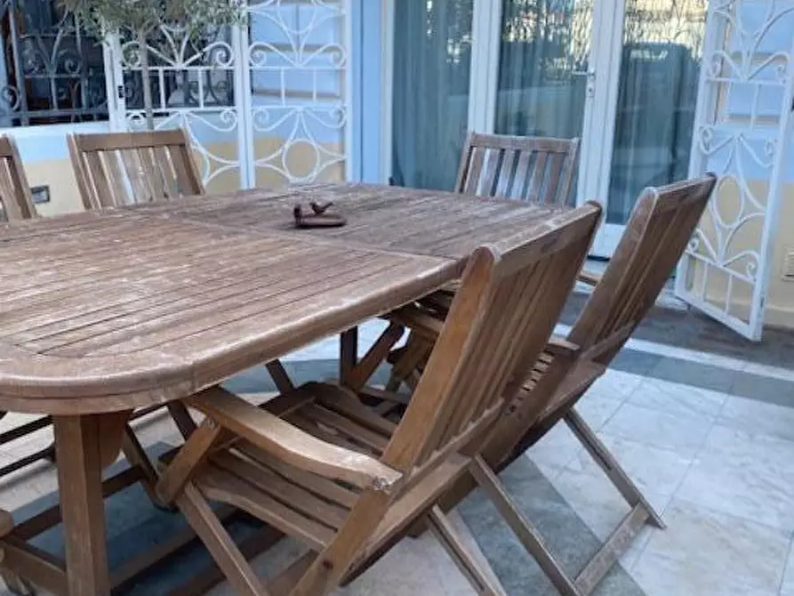 Immagine 2 di Appartamento in vendita  a Camaiore