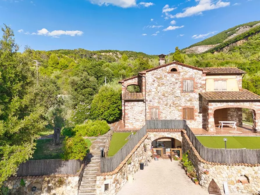 Immagine 2 di Villa in vendita  a Gavorrano