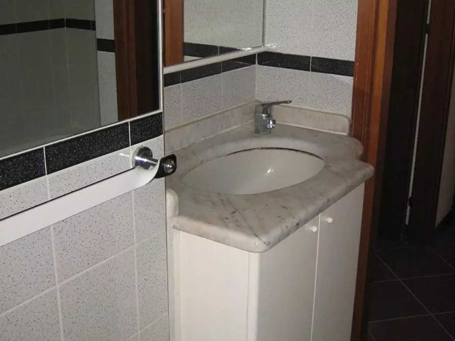 Immagine 12 di Appartamento in vendita  a Pisa