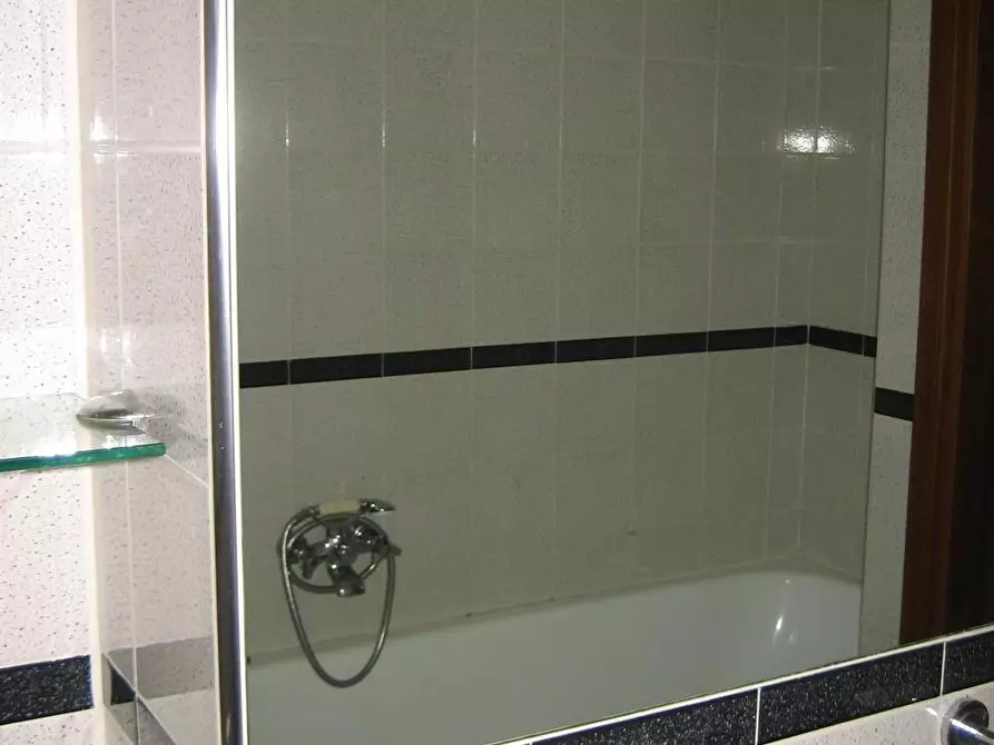 Immagine 14 di Appartamento in vendita  a Pisa