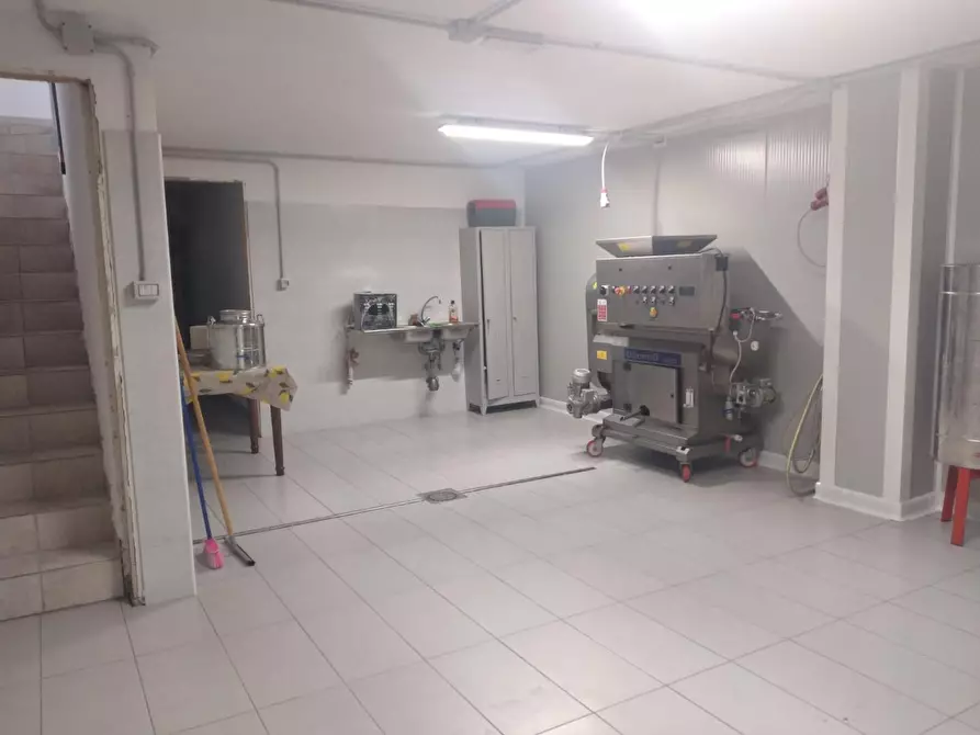 Immagine 13 di Rustico / casale in vendita  a Roccastrada