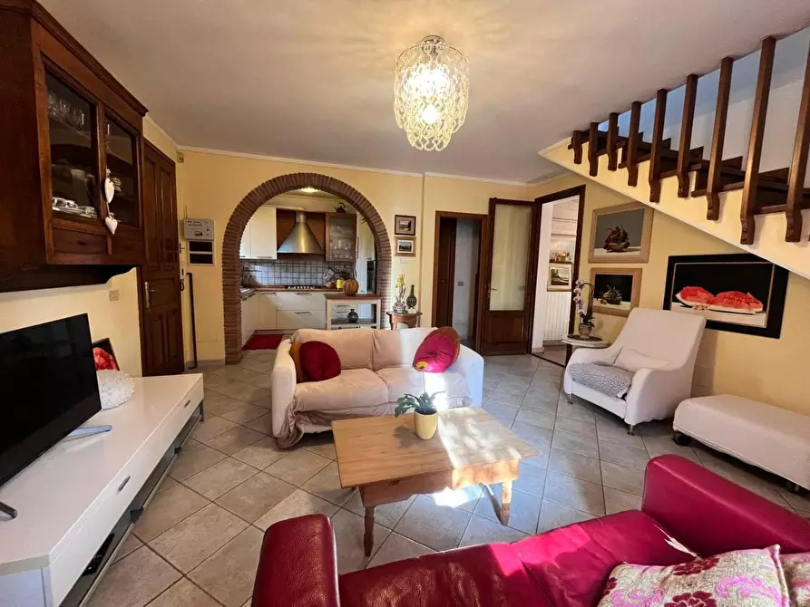 Immagine 2 di Appartamento in vendita  a Castellina Marittima