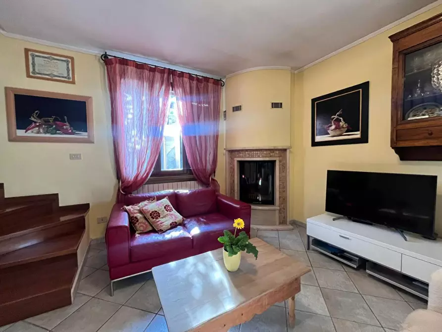 Immagine 3 di Appartamento in vendita  a Castellina Marittima